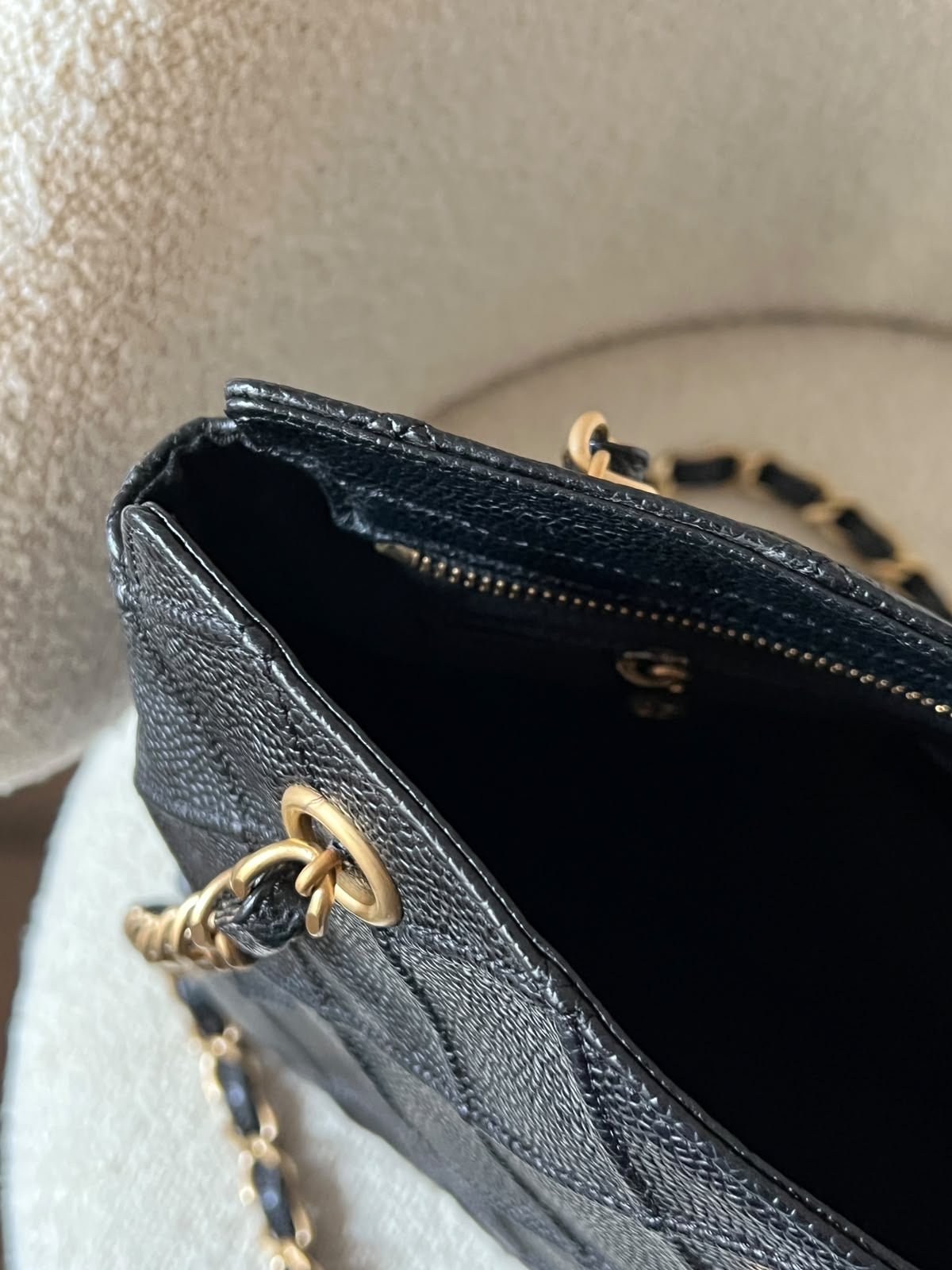 Vintage Chanel caviar calfskin tote