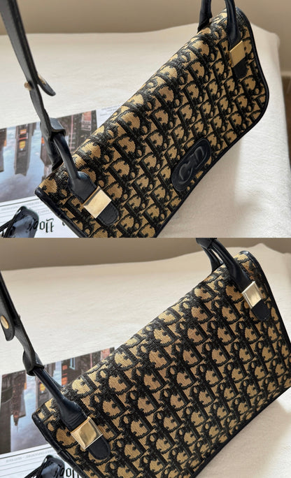 Vintage Dior navy oblique shoulder bag⚓️