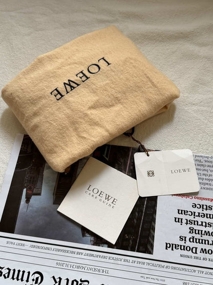 Vintage Loewe Amazona 28