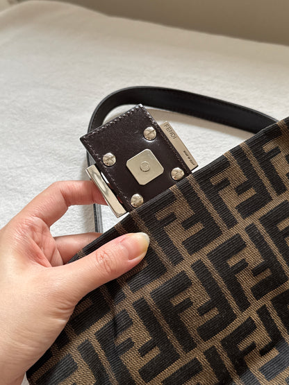 Vintage Fendi zucca square baguette 🥖