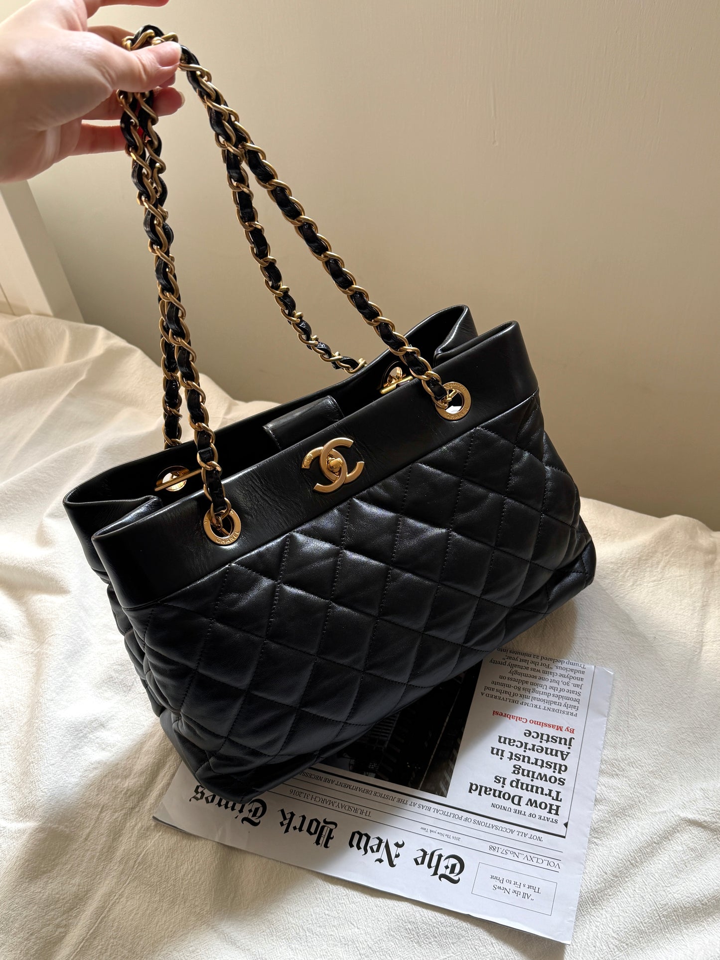 Vintage Chanel calfskin tote bag💫