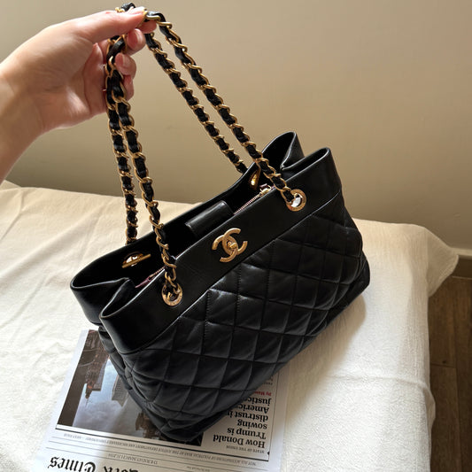 Vintage Chanel calfskin tote bag💫