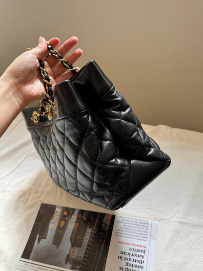 Vintage Chanel calfskin tote bag💫