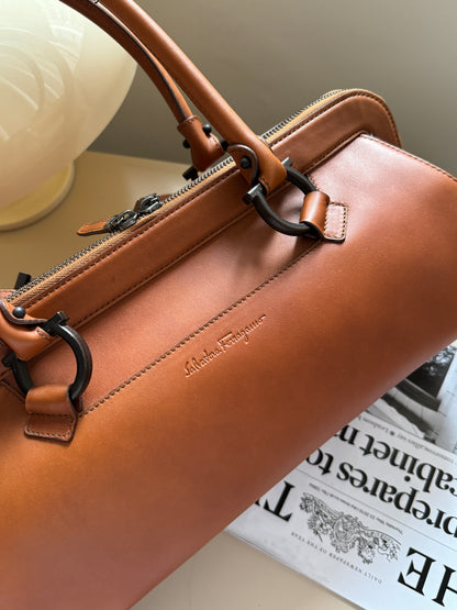 Vintage Salvatore Ferragamo木扣shoulder bag🪵