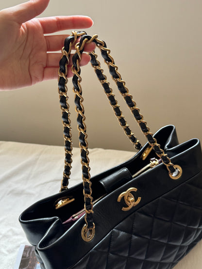 Vintage Chanel calfskin tote bag💫
