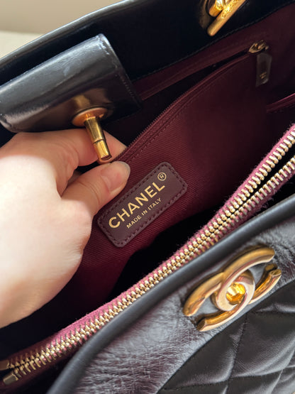 Vintage Chanel calfskin tote bag💫