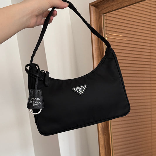Pre-owned Prada re-edition nylon hobo🕶️