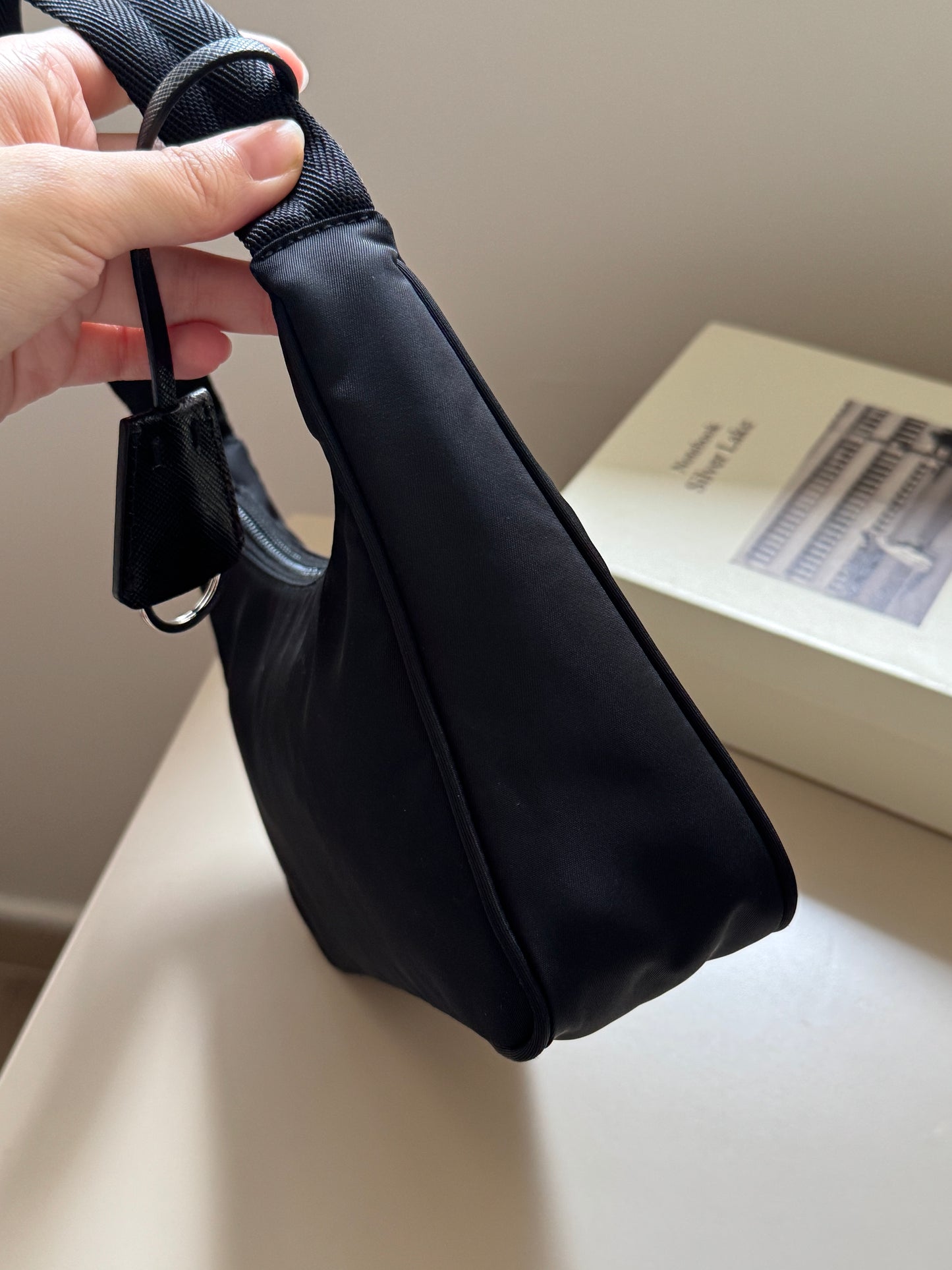 Pre-owned Prada re-edition nylon hobo🕶️