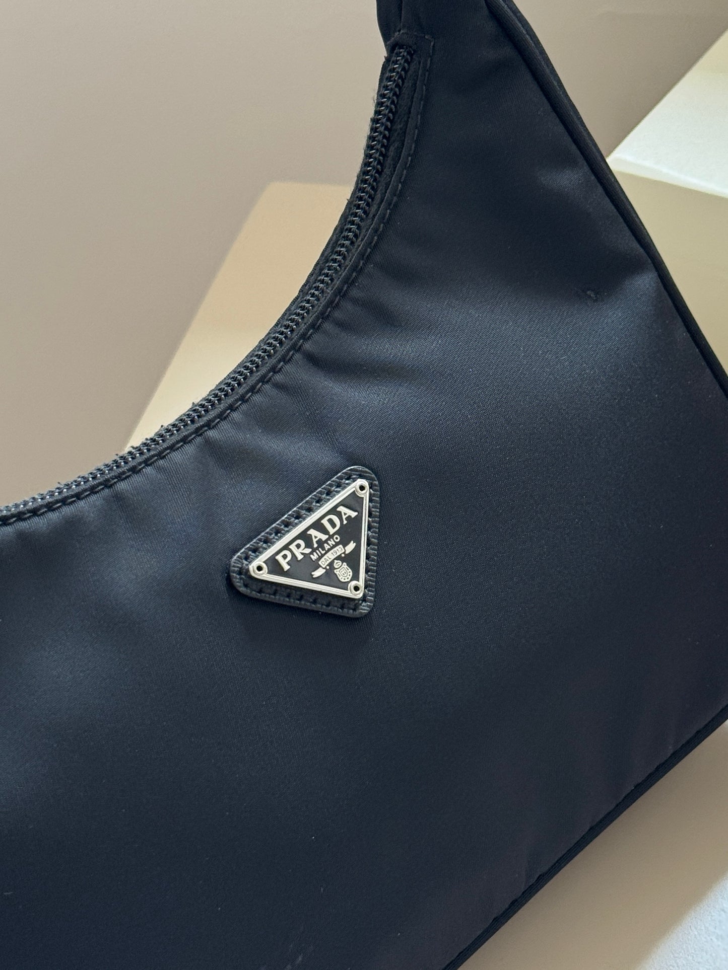 Pre-owned Prada re-edition nylon hobo🕶️