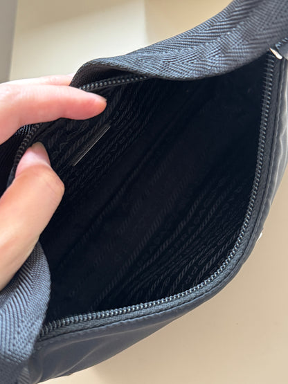Pre-owned Prada re-edition nylon hobo🕶️