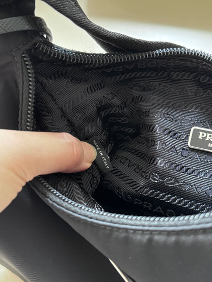 Pre-owned Prada re-edition nylon hobo🕶️