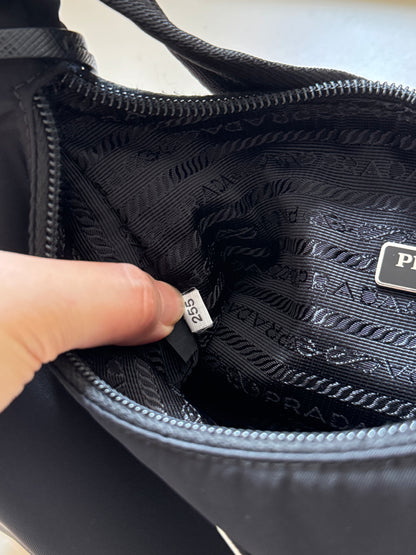 Pre-owned Prada re-edition nylon hobo🕶️