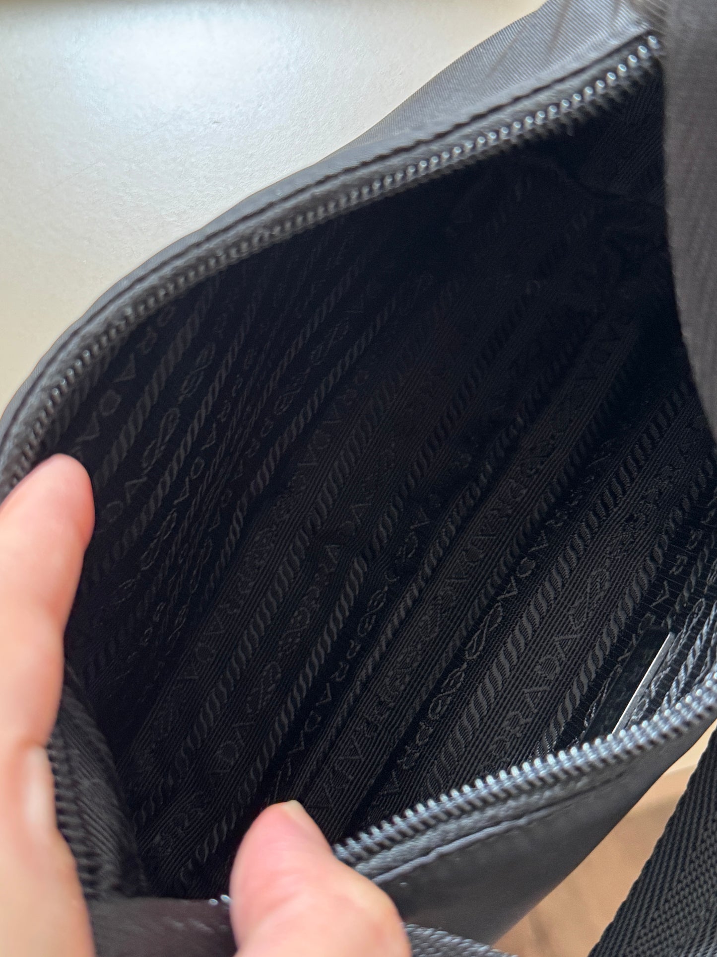 Pre-owned Prada re-edition nylon hobo🕶️