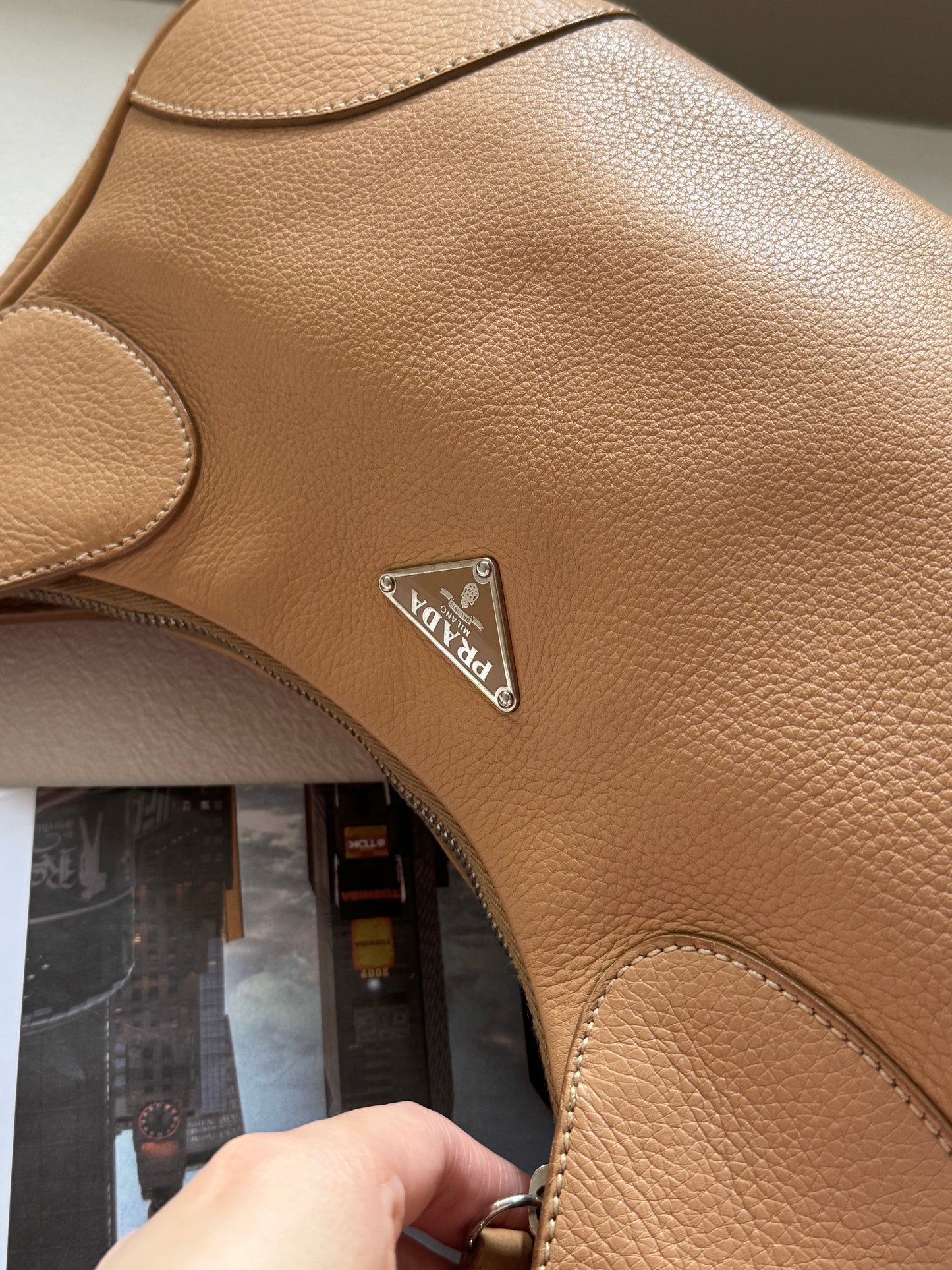 Vintage Prada beige leather hobo bag🌙