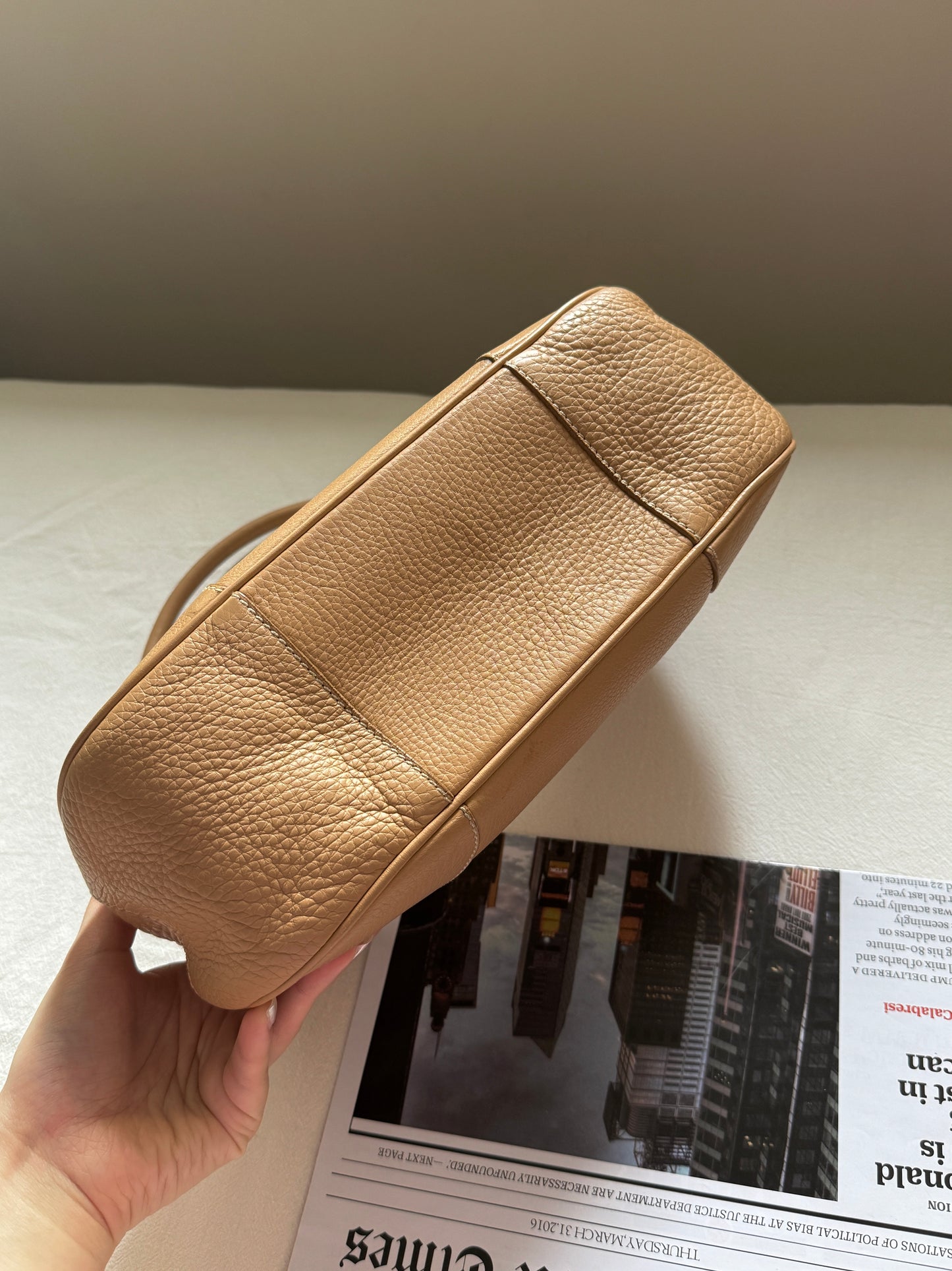 Vintage Prada beige leather hobo bag🌙