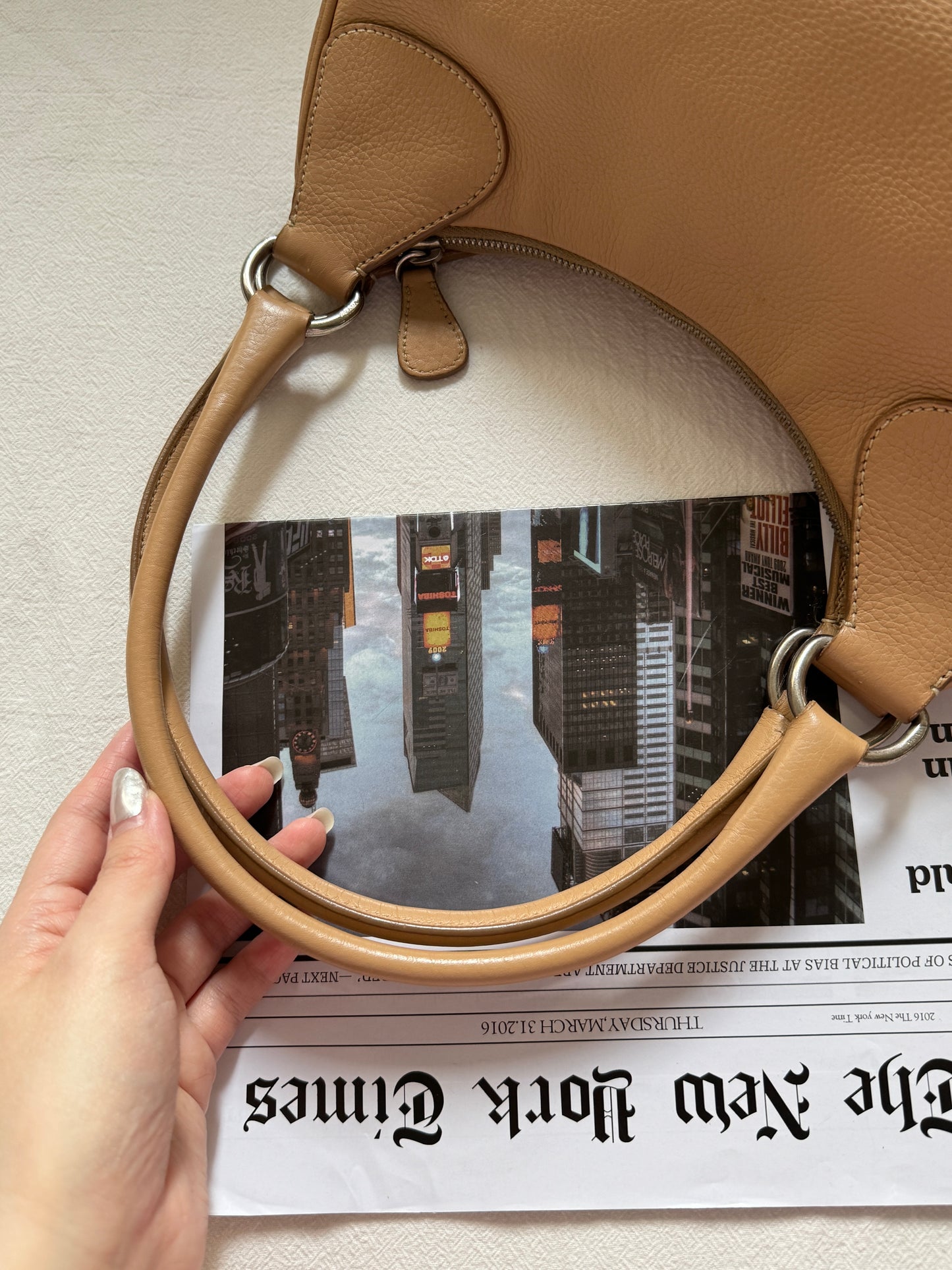 Vintage Prada beige leather hobo bag🌙