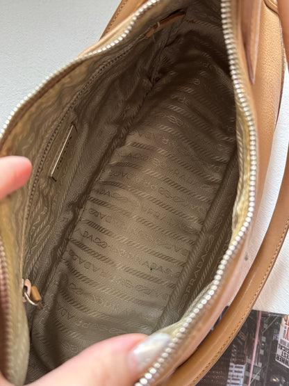 Vintage Prada beige leather hobo bag🌙