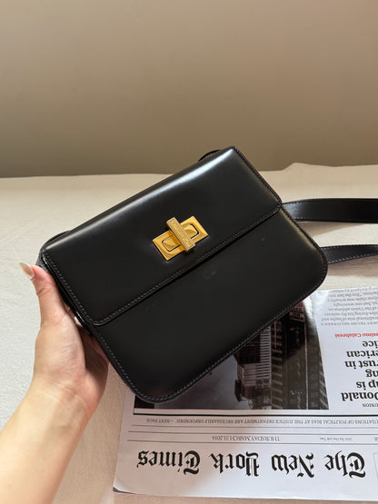 Vintage Celine turnlock豆腐包💫