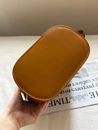 Vintage Valentino Garavani bucket bag🧺