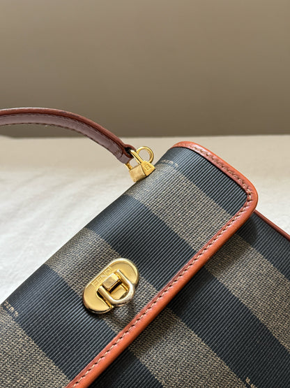 Vintage Fendi pequin mini kelly🪐