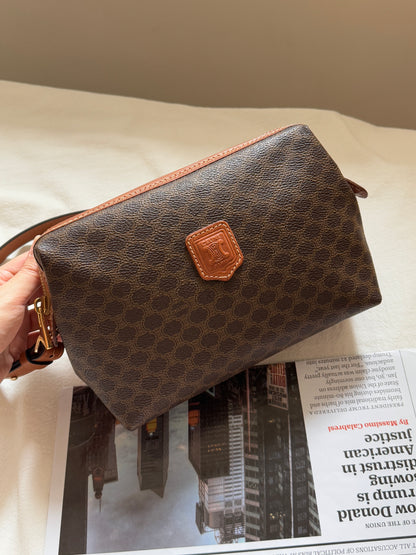 Vintage Celine macadam pouch☁️