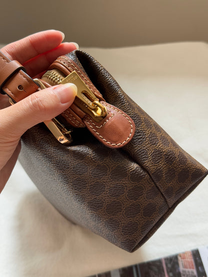 Vintage Celine macadam pouch☁️