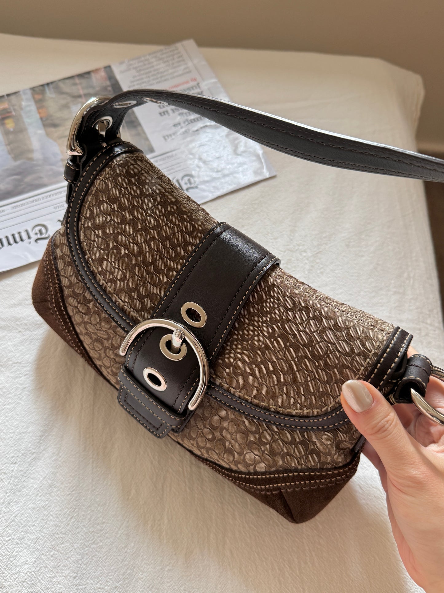 Vintage Coach老花麂皮碗豆包