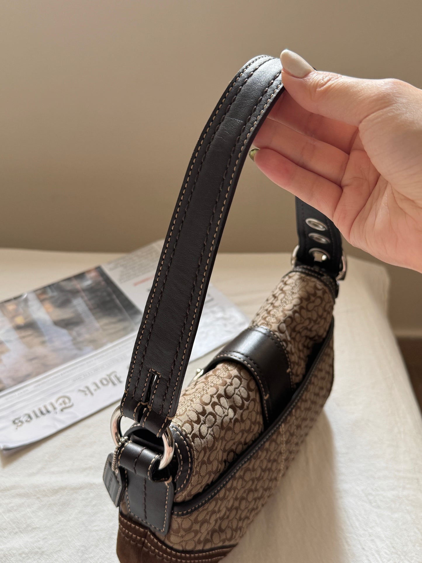 Vintage Coach老花麂皮碗豆包