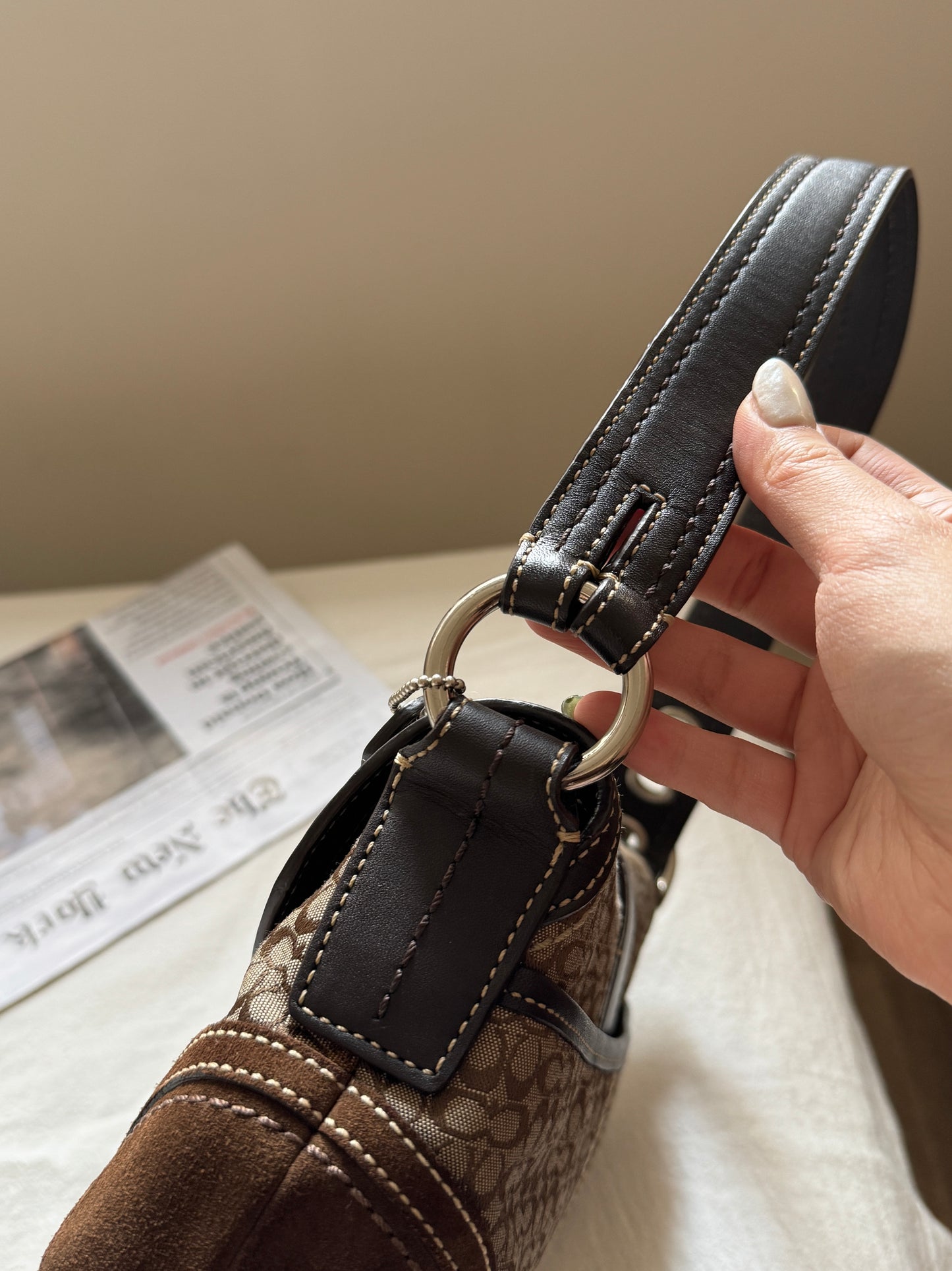 Vintage Coach老花麂皮碗豆包