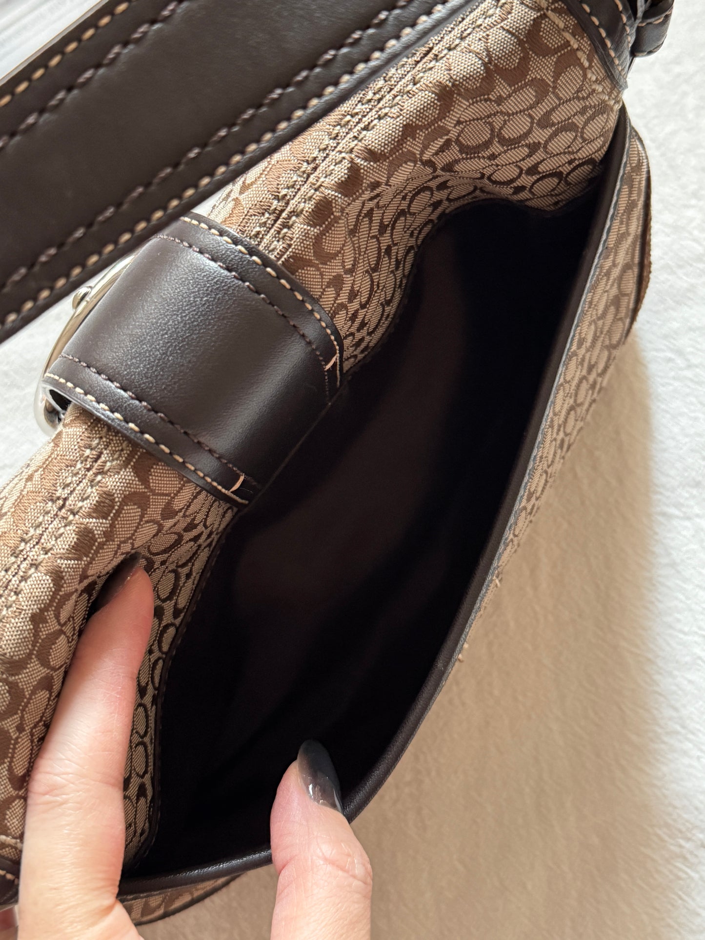 Vintage Coach老花麂皮碗豆包