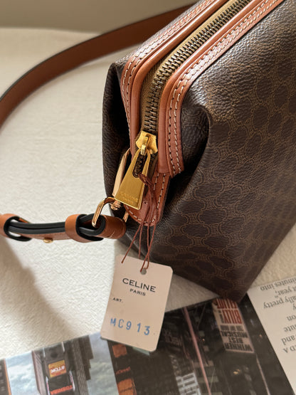 Vintage Celine macadam pouch🧸