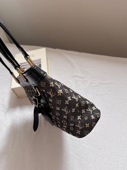 Vintage Louis Vuitton monogram shoulder bag