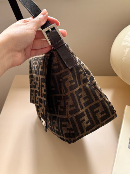 Vintage Fendi zucca mama baguette 🥖