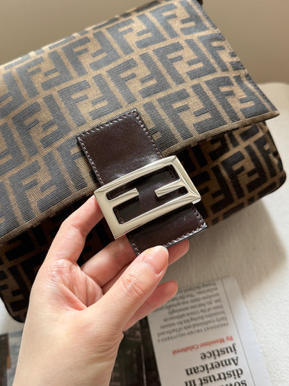 Vintage Fendi zucca mama baguette 🥖