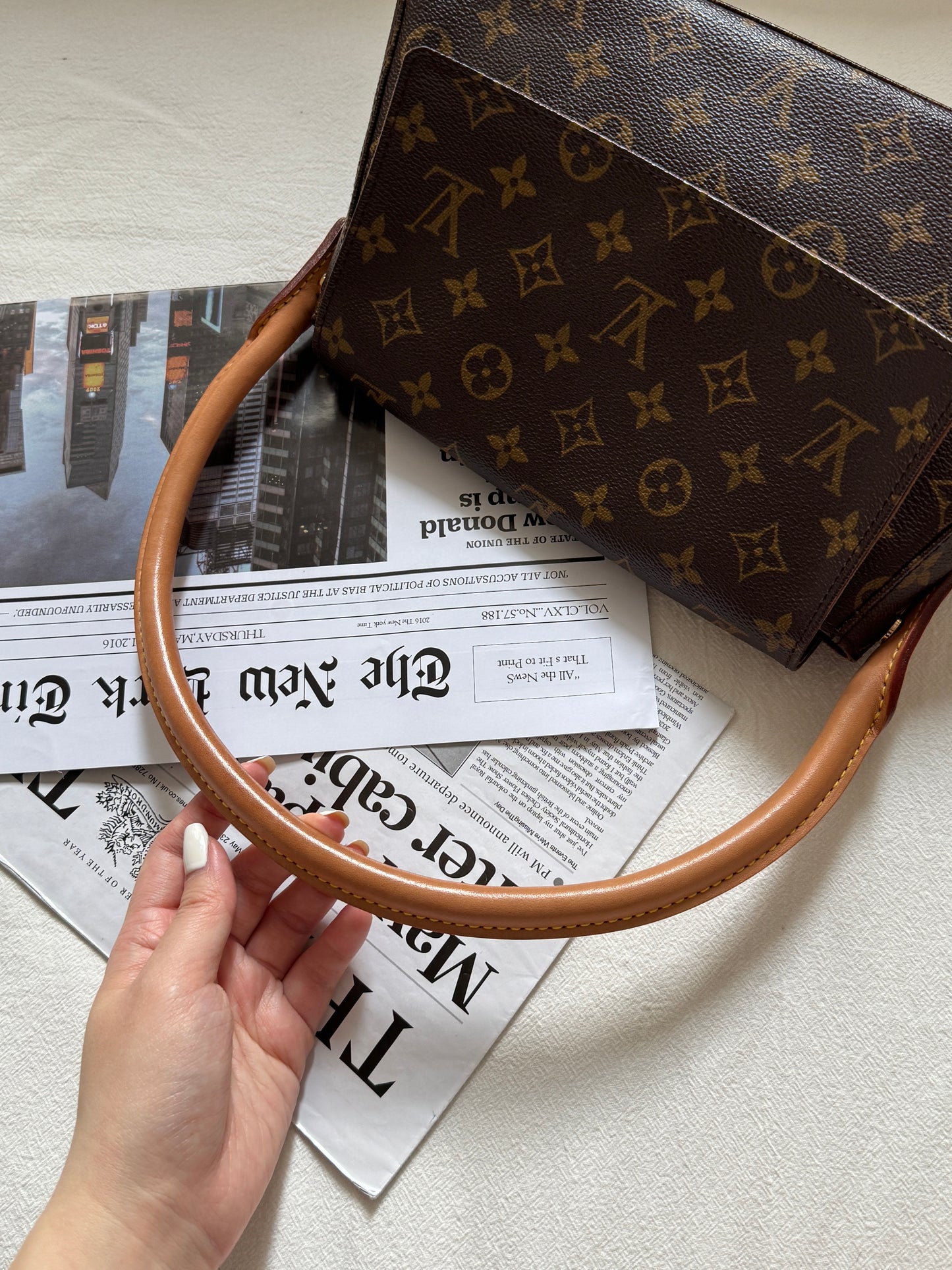 Vintage Louis Vuitton monogram looping bag🤎