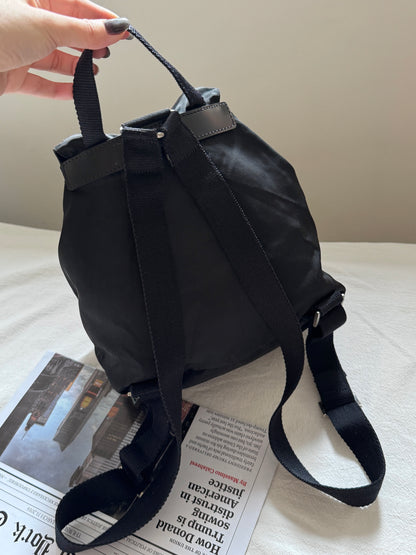 Vintage Prada classic nylon backpack🕶️