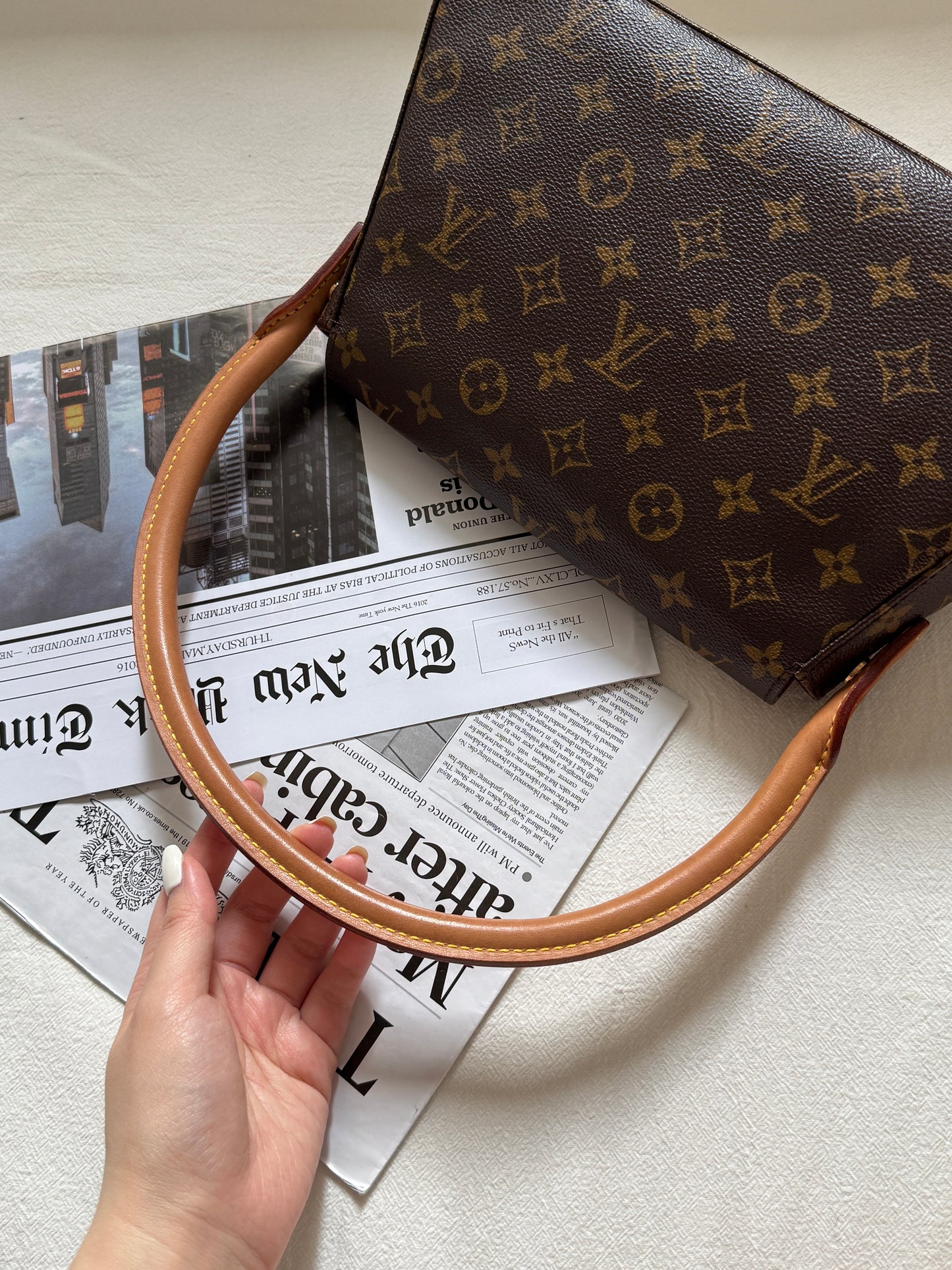 Vintage Louis Vuitton monogram looping bag🤎