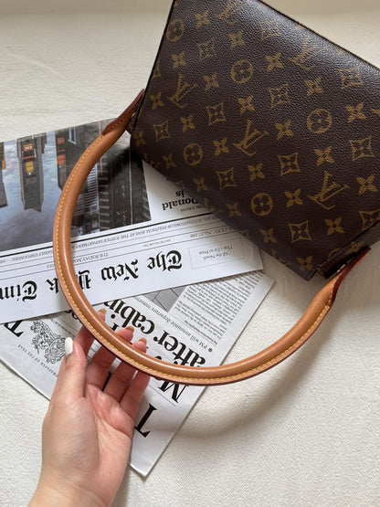 Vintage Louis Vuitton monogram looping bag🤎