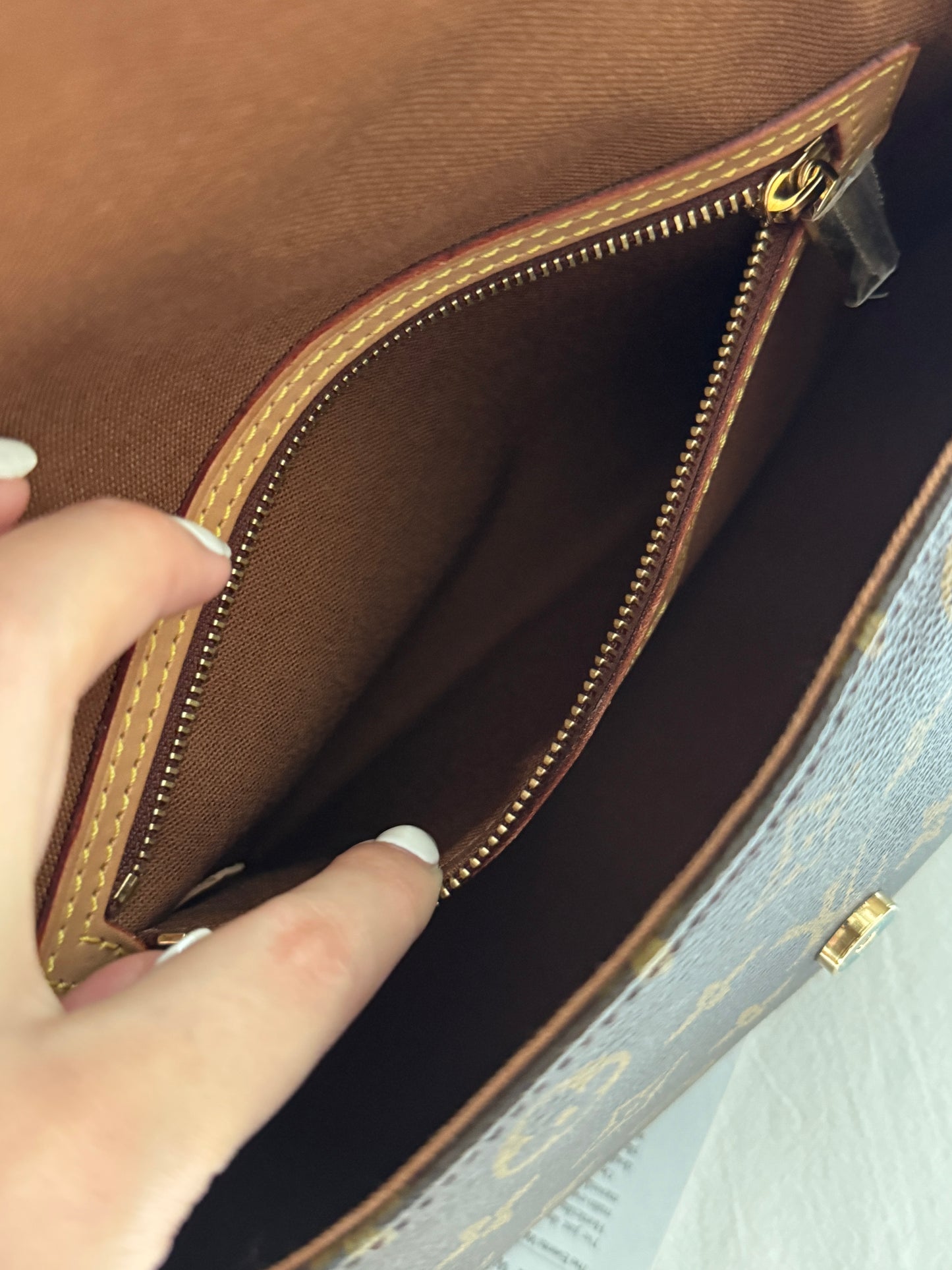 Vintage Louis Vuitton monogram looping bag🤎