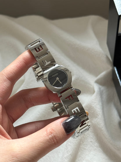 Vintage Fendi watch 鏤空字母錶帶