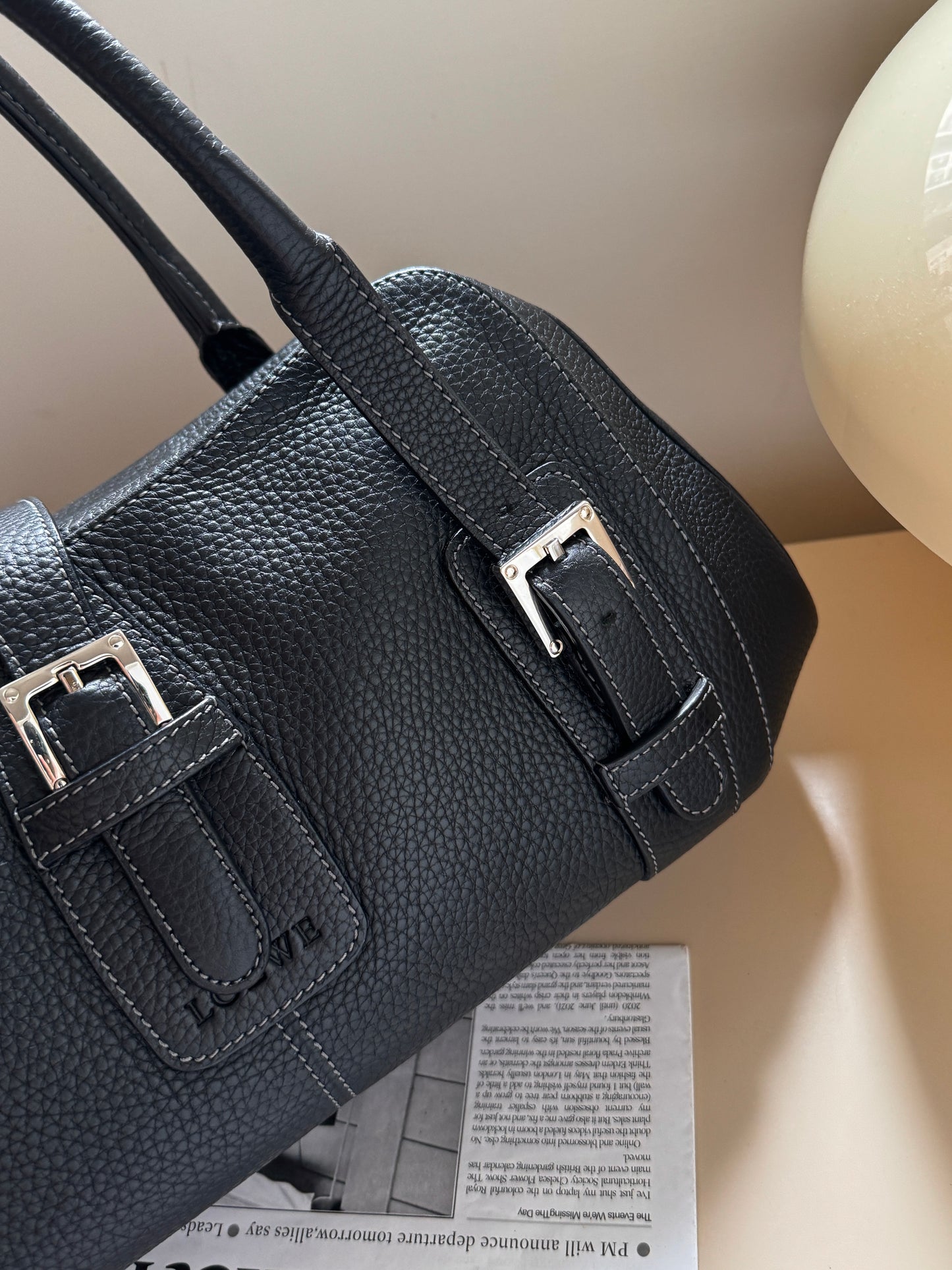 Vintage Loewe leather ufo baguette🥖