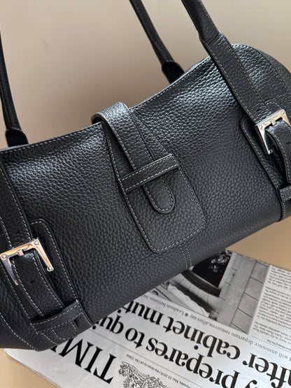 Vintage Loewe leather ufo baguette🥖