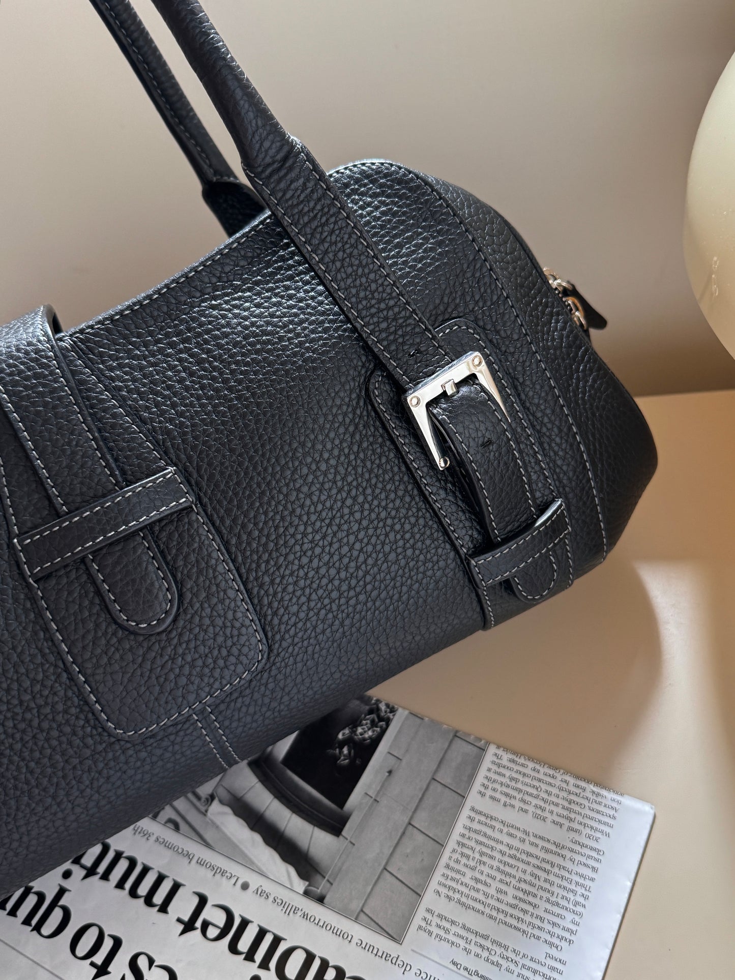 Vintage Loewe leather ufo baguette🥖