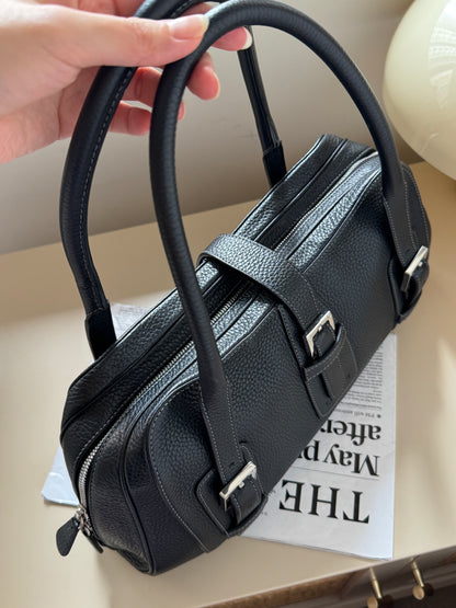 Vintage Loewe leather ufo baguette🥖