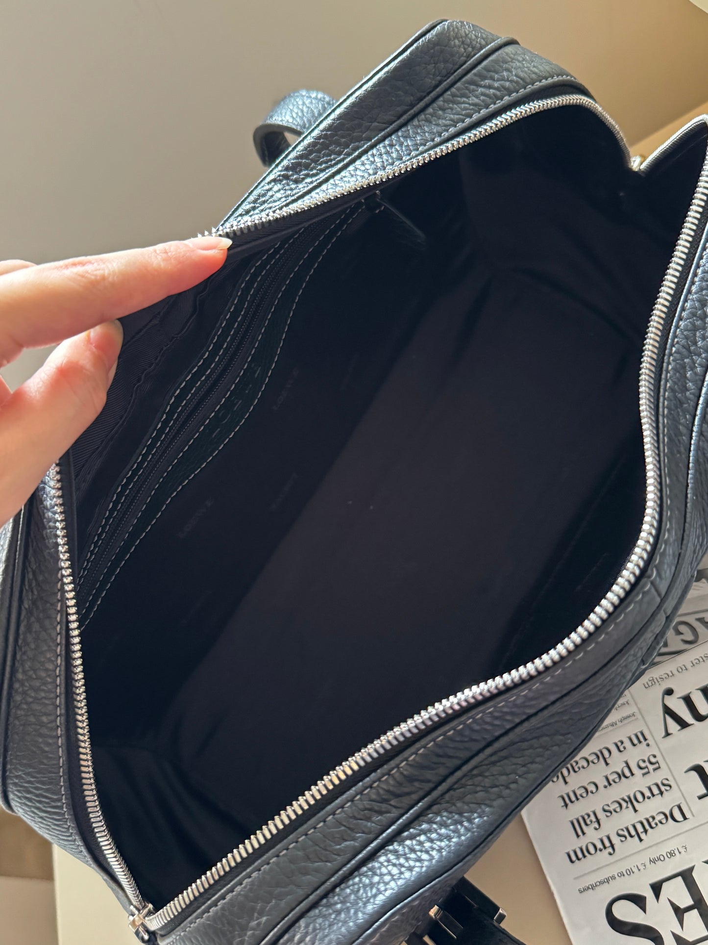 Vintage Loewe leather ufo baguette🥖