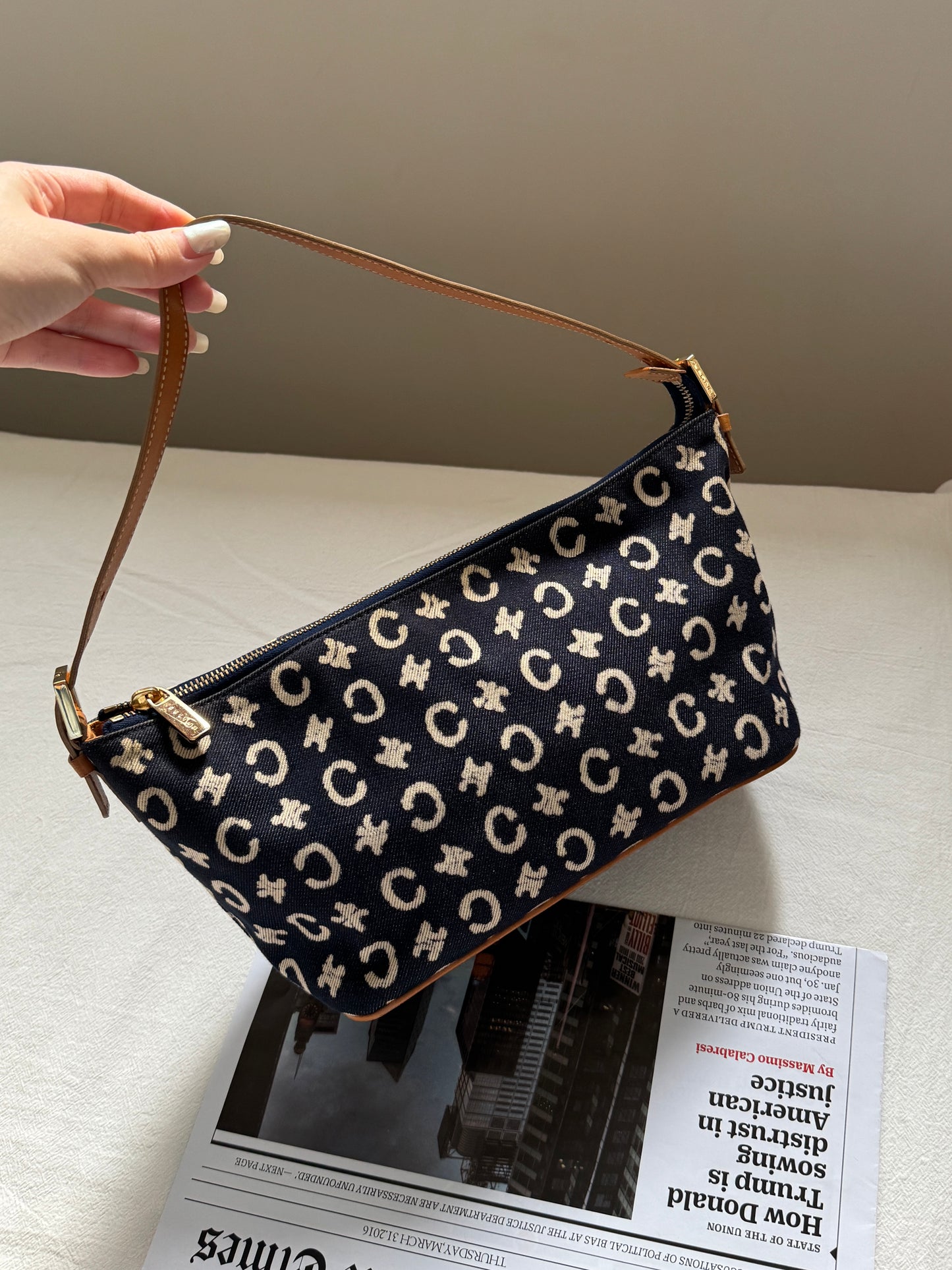 Vintage Celine海軍藍老花飯盒包⚓️