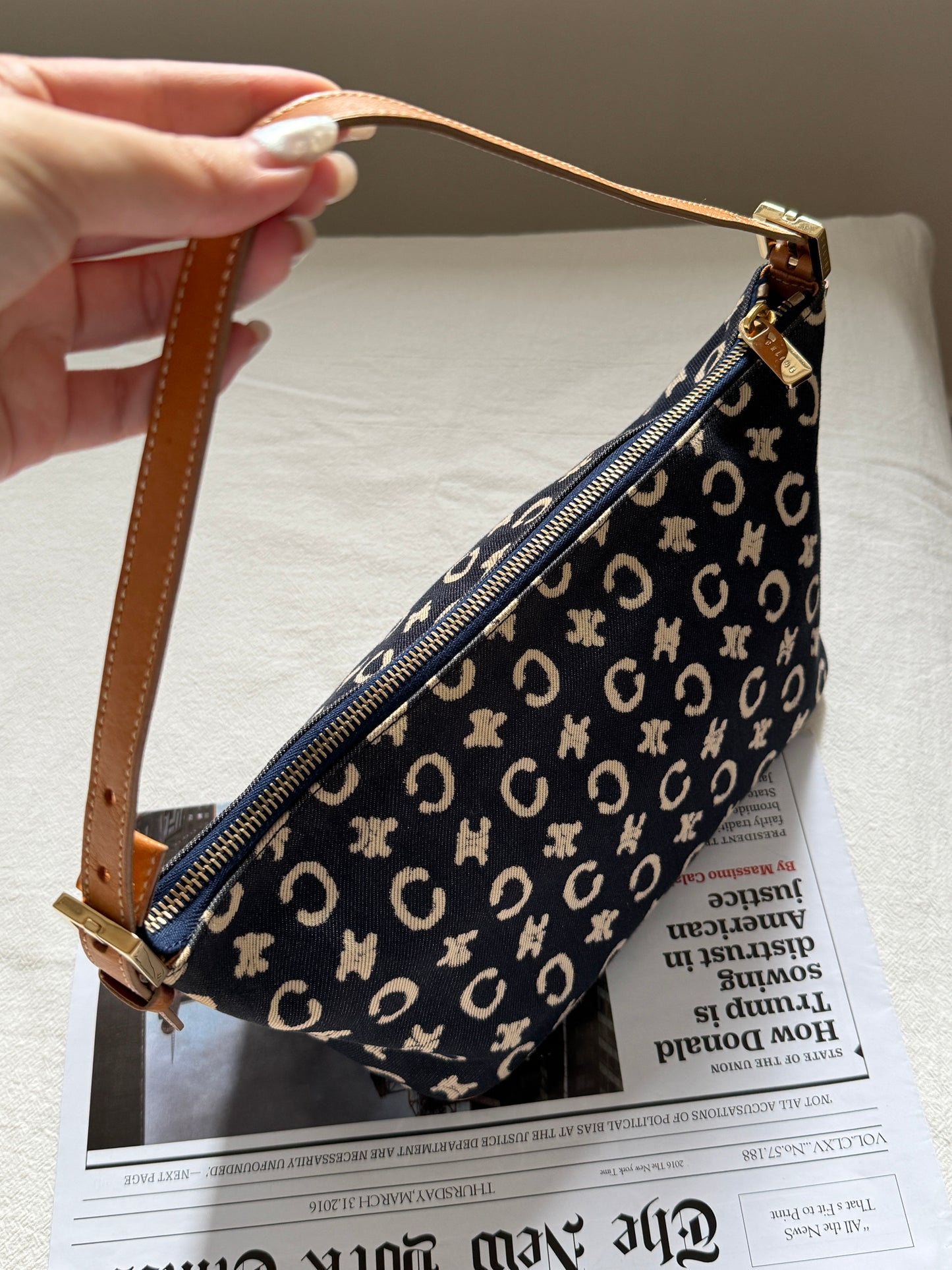 Vintage Celine海軍藍老花飯盒包⚓️