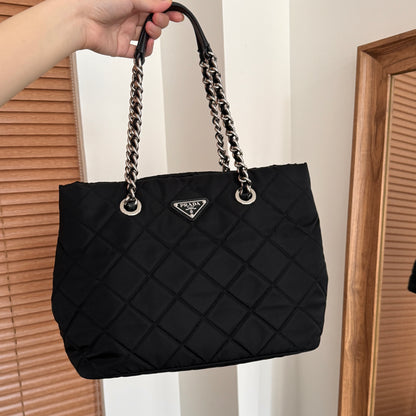 Vintage Prada nylon chain tote⛓️