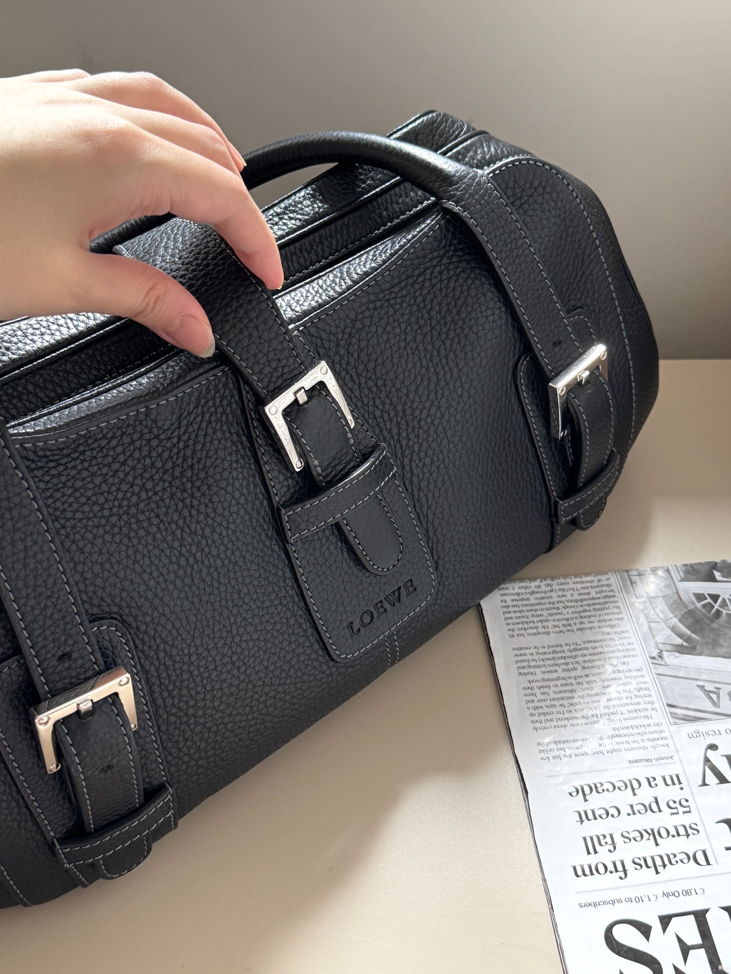 Vintage Loewe leather ufo baguette🥖