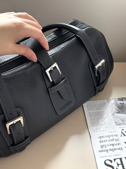 Vintage Loewe leather ufo baguette🥖